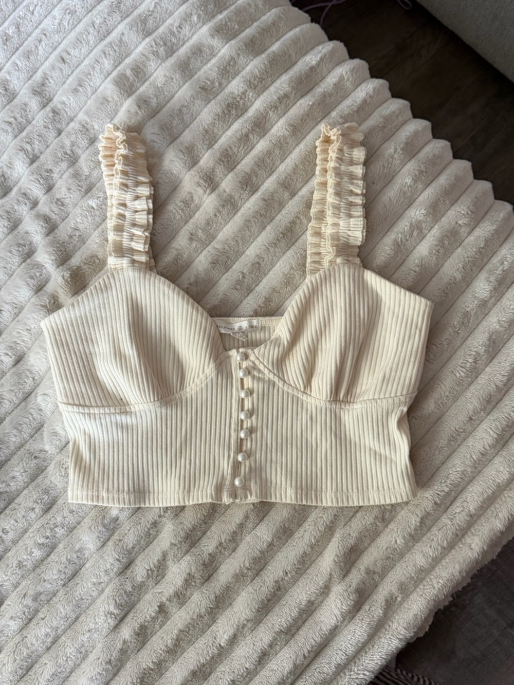 Backyard Roses Cream Pearl Button Up Cropped Tank - Picture 2 of 4
